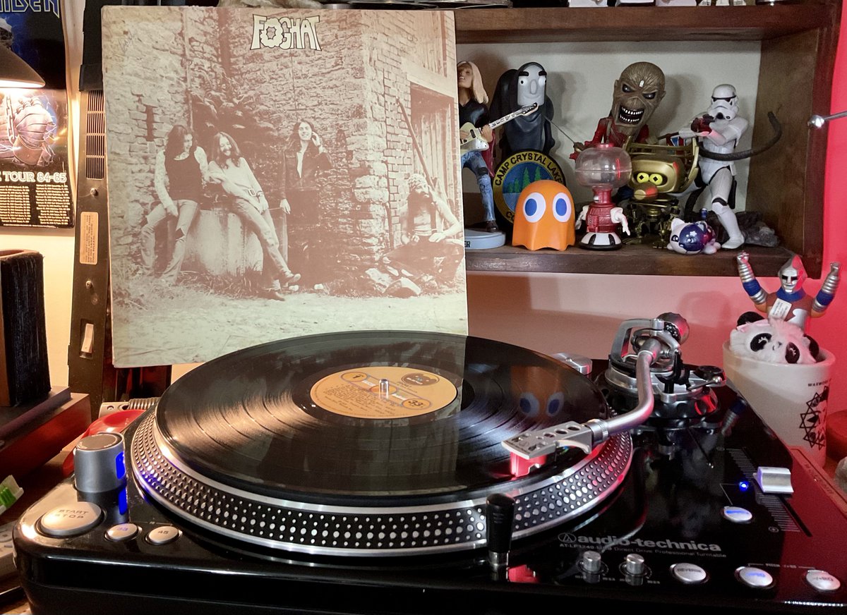 NP: Foghat - Foghat (1972)

Love this vinyl a bunch! Currently my #Mood!

 #VinylCommunity #VinylRecords #recordcollection #records #VinylAddict  #vinyljunkie #NowSpinning #LP #Foghat