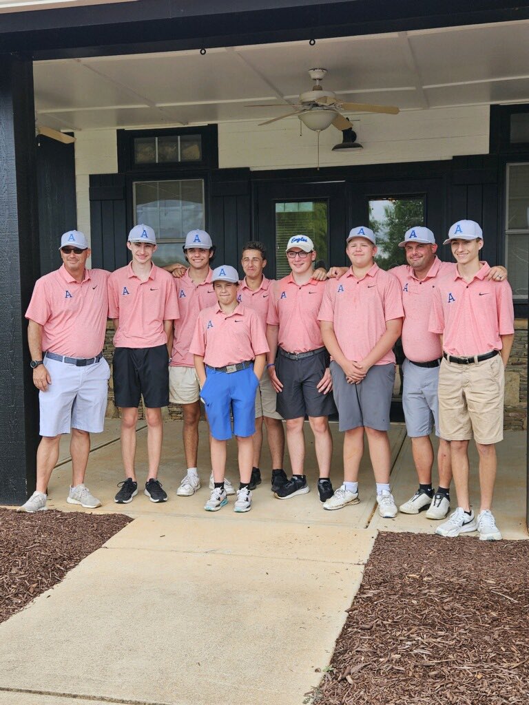 @CoachFidler @MattSchilit @LexingtonTwo @JesseRayHoover1 @RayHoover4 @AirportAthDept It was an honor to take over the boys golf team 2 years ago and see the growth of these young men to get to Upper State this year! more to come in the next 3 years from this group! @AndrewCP812