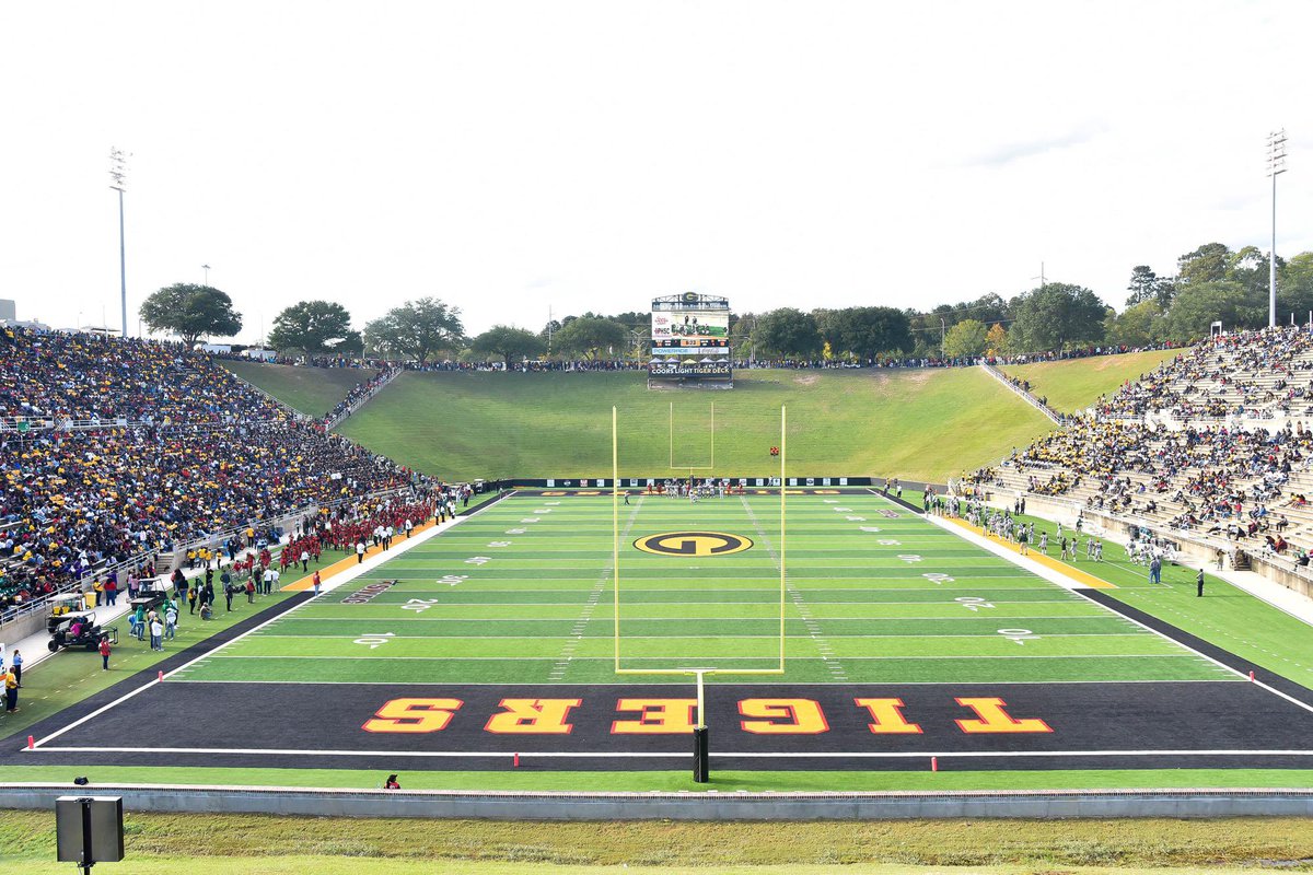 After a great conversation with @Coach_AAnand I’ve been blessed with a offer from Grambling State! Can’t wait to get back to work!! @coachTcsm @CoachDovenberg @tlbutler5 @trenchxchief @JUCOFFrenzy