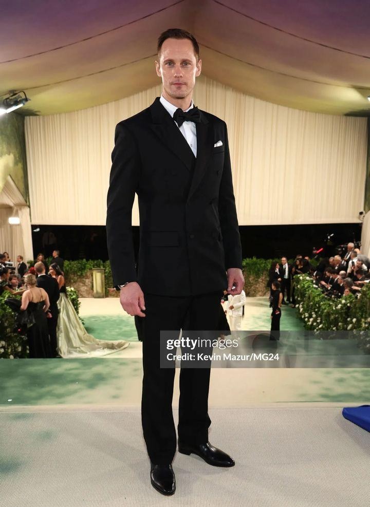 #MetGala #alexanderskarsgard