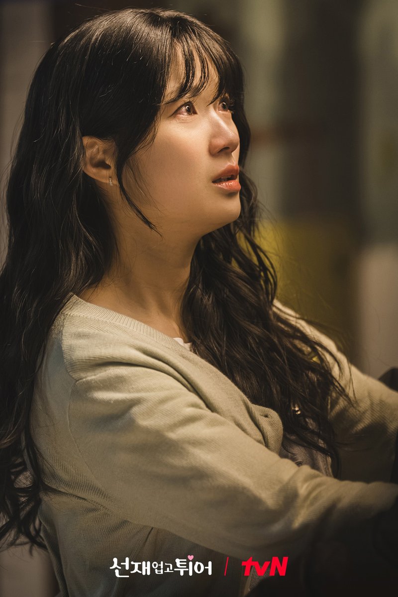 서로를 바라보는 애틋한 눈빛!
(속닥속닥) 솔친자 류선재의 역대급 고백 예고❣

[월화] 저녁 8:50 | tvN
#선재업고튀어 #LovelyRunner
