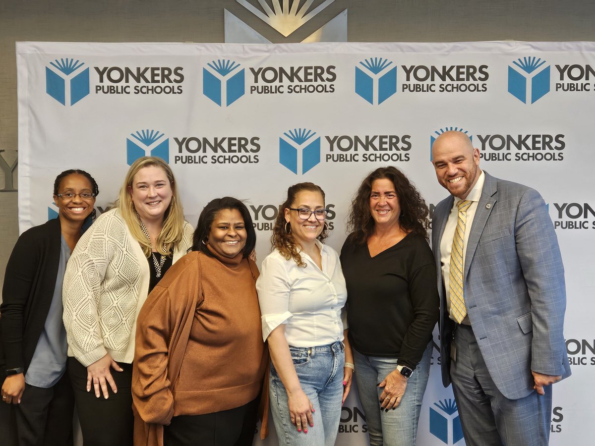 Happy to welcome Yonkers Public Schools Superintendent Anibal Soler, Jr. along side the officers of the YCPTA.🎉🎉 @AnibalSolerJr @YonkersSchools