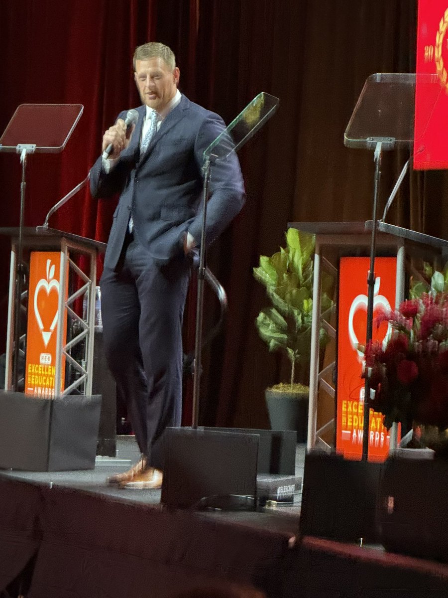Thank you HEB Excellence in Education for recognizing and celebrating our School Board’s accomplishments. #CCISDProud was in the house for the awards banquet and enjoyed celebrating outstanding educators and counselors across the state. Thank you to @JJWatt. Great message!