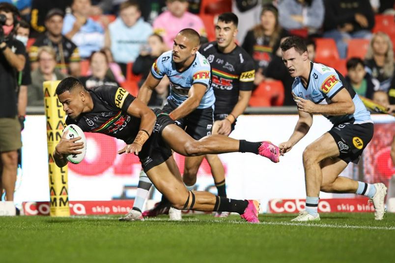 On this day in 2021 the @PenrithPanthers def the Cronulla Sharks 48-0 at Penrith Park. Charlie Staines scored a hat-track of tries taking his tally to 7 in 2 games against the lads from the shire. Scott Sorensen made his Penrith debut & Jarome Luai played game 50. #PantherPride
