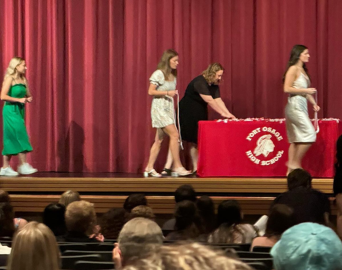 This girl received the Jimmy Golden Softball scholarship this evening from one of her favs <a href="/Dudley3385/">Zach Dudley</a>   So proud of this girl and all she has accomplished! <a href="/allisonshipp_/">Allison Shipp</a>