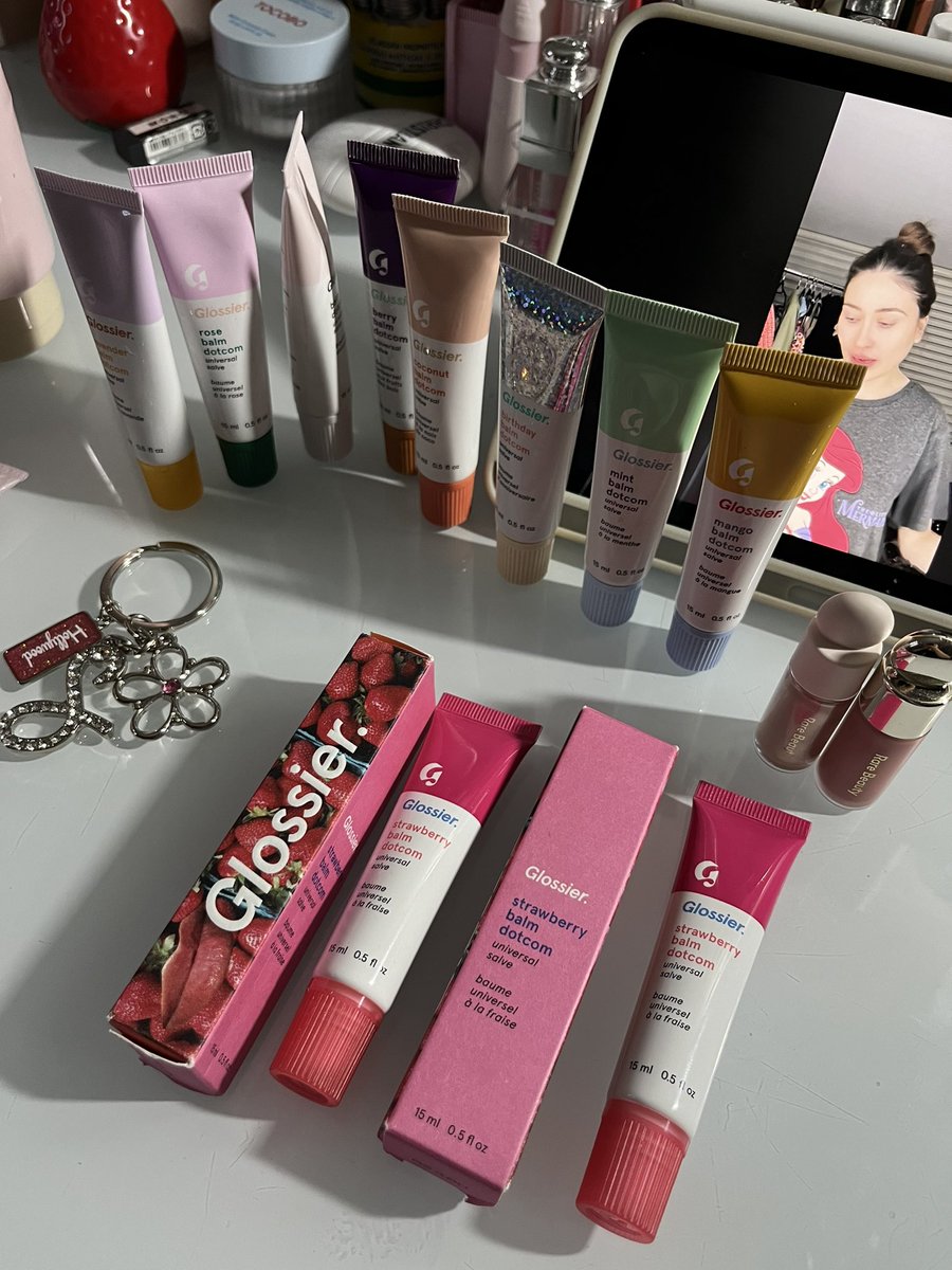 neta amo glossier