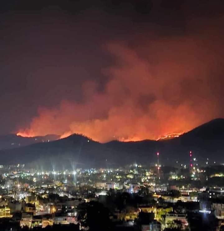 🚨🔴 Reporta #Probosque #EdoMéx que brigadistas mantienen acciones de combate por incendios en Monte Alto y La Carreta, en #ValleDeBravo, e informa que el fuego ya fue controlado en los parajes de Velo de Novia, Cualtenco y El Cerrillo.