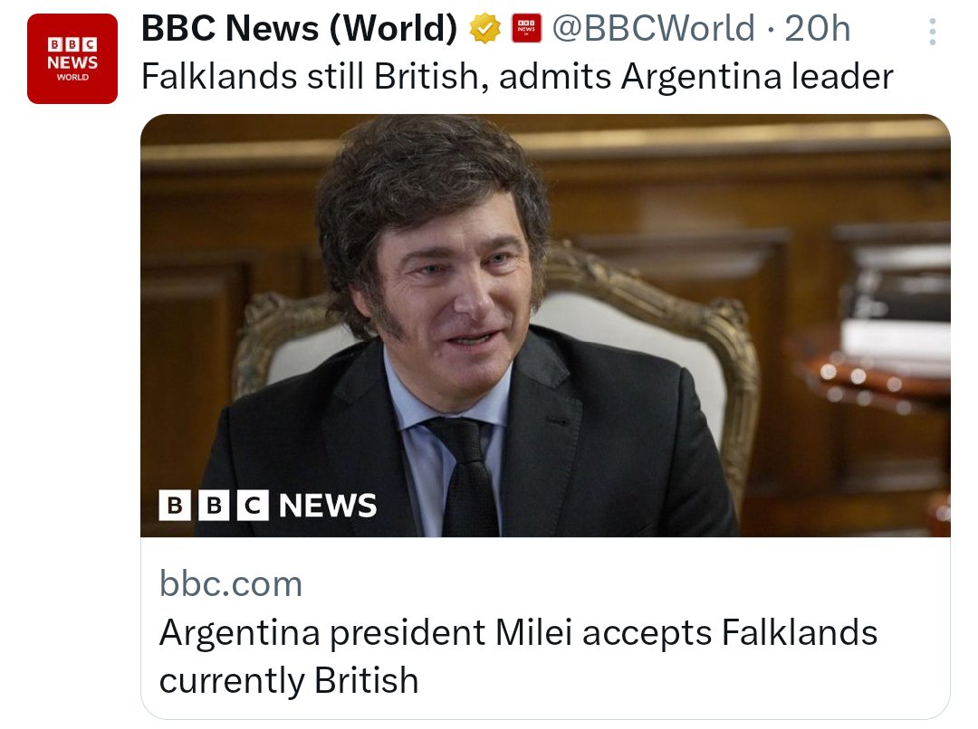 ManuelaC22's tweet photo. Milei es un arrastrado del colonialismo británico y del imperialismo yanki. Es el primer presidente argentino en reconocerle a Gran Bretaña el supuesto derecho de soberanía sobre las Islas Malvinas mientras estén ocupadas, un escándalo total que festejan los medios ingleses. Y encima vive demostrando su admiración por Thatcher, la criminal de guerra que ordenó el hundimiento del Crucero General Belgrano cuando estaba por fuera del área de exclusión.

¡Las Malvinas son argentinas!