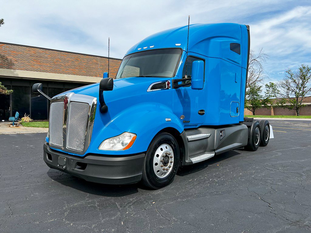 Check out this 2020 #Kenworth T680! Equipped with a Cummins X15 engine, 12 speed auto transmission & 76 inch raised roof sleeper. Find more truck details here >> bit.ly/4dExa2m