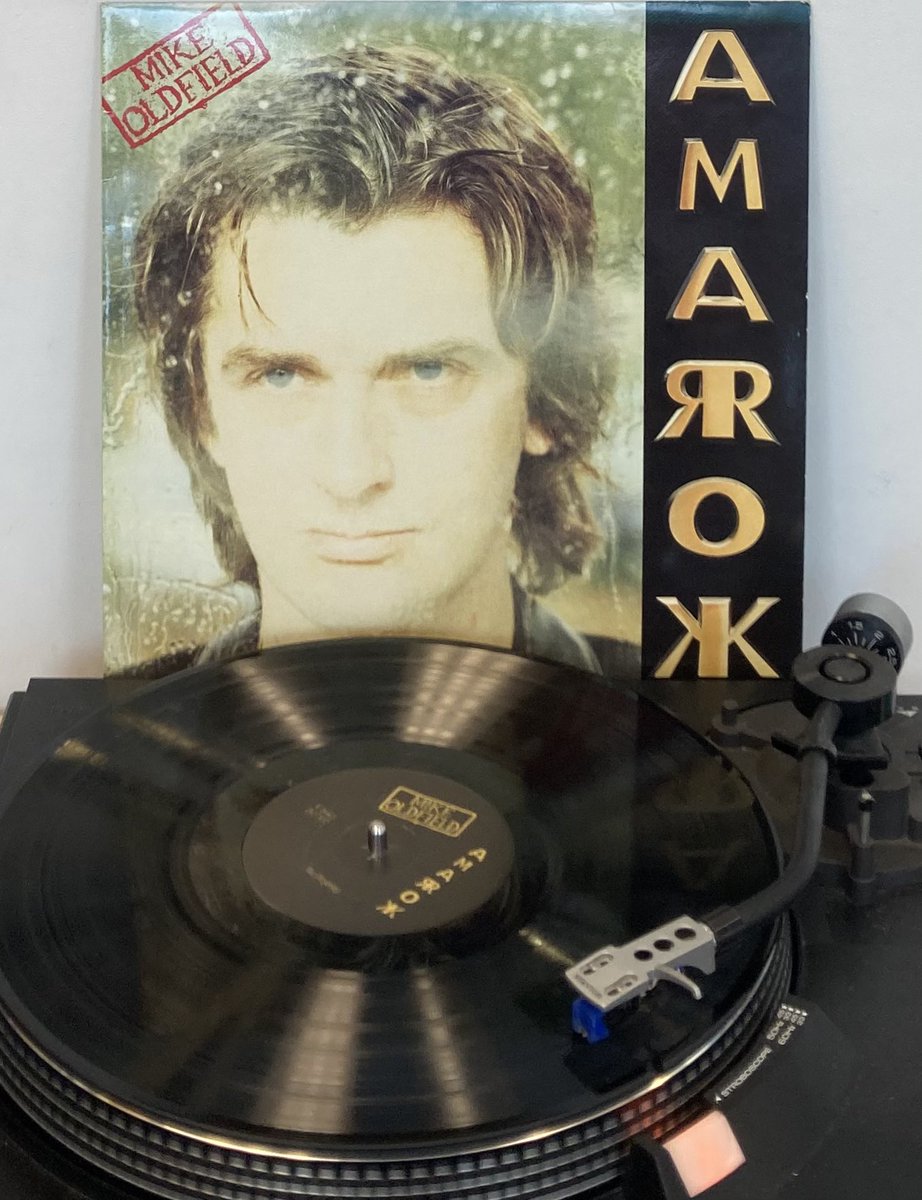 おはようございます！オープン
NOW PLAYING
MIKE OLDFIELD／AMAROK
1990 Virgin Records   V 2640

いろんな角度から音が飛んでくる様な多空間サウンド。華麗なスパニッシュギターが舞う美しさと当時吹き荒れたKLFやORBなどの新型NEW AGEを意識した音響が絶妙にブレンドしたアンビエント傑作。