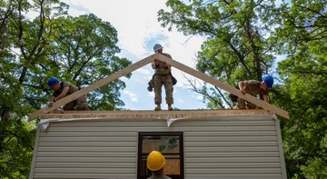 Great work by the engineers from the 185th Engineer Support Company! They are mastering their craft through their construction training at Camp Grafton, ND. You can do anything in the
@USArmy
. In fact, you can #BeAllYouCanBe
@USNationalGuard
📸 by Staff Sgt. Brianna Passi