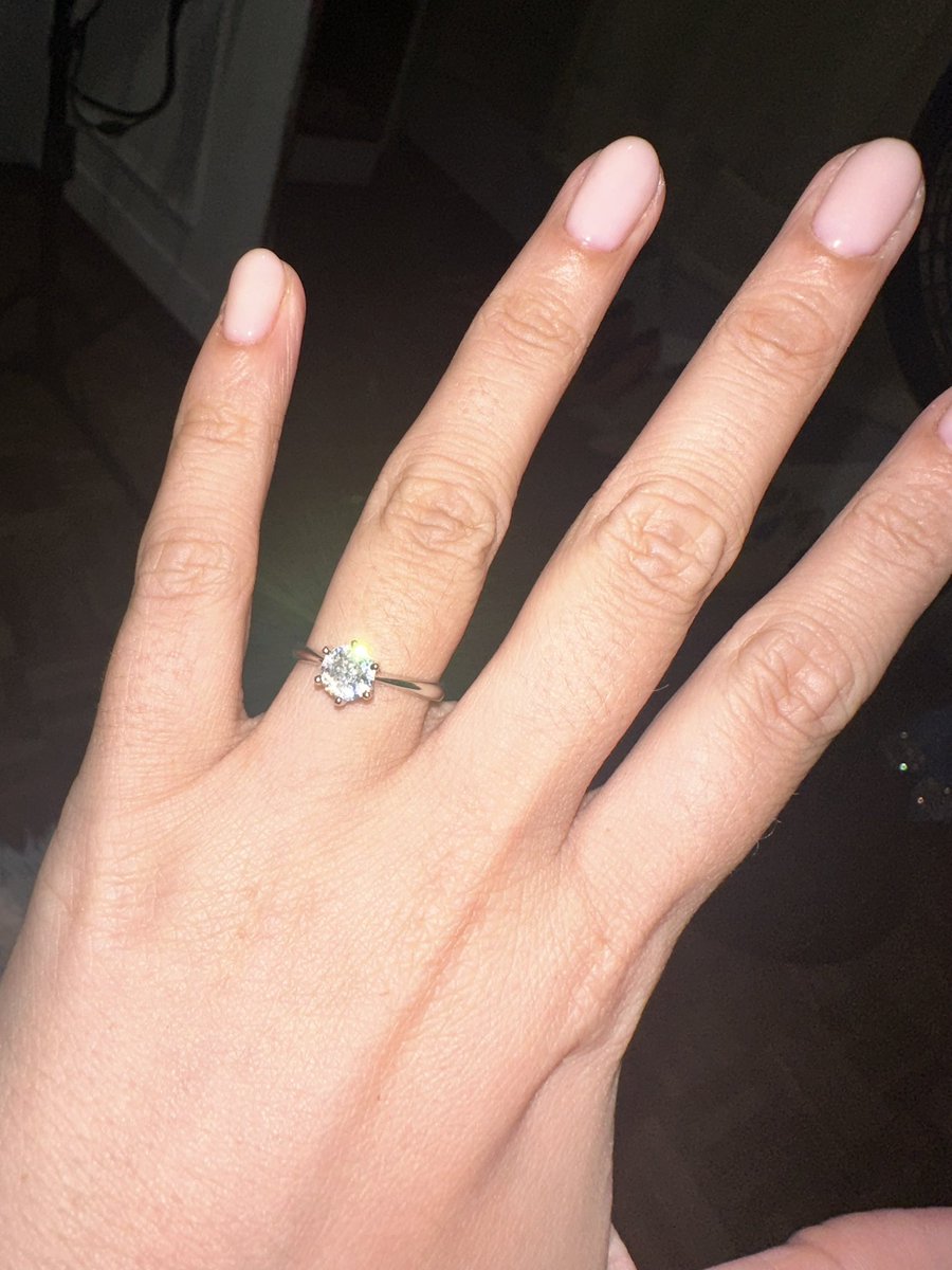 Valentina tweet media