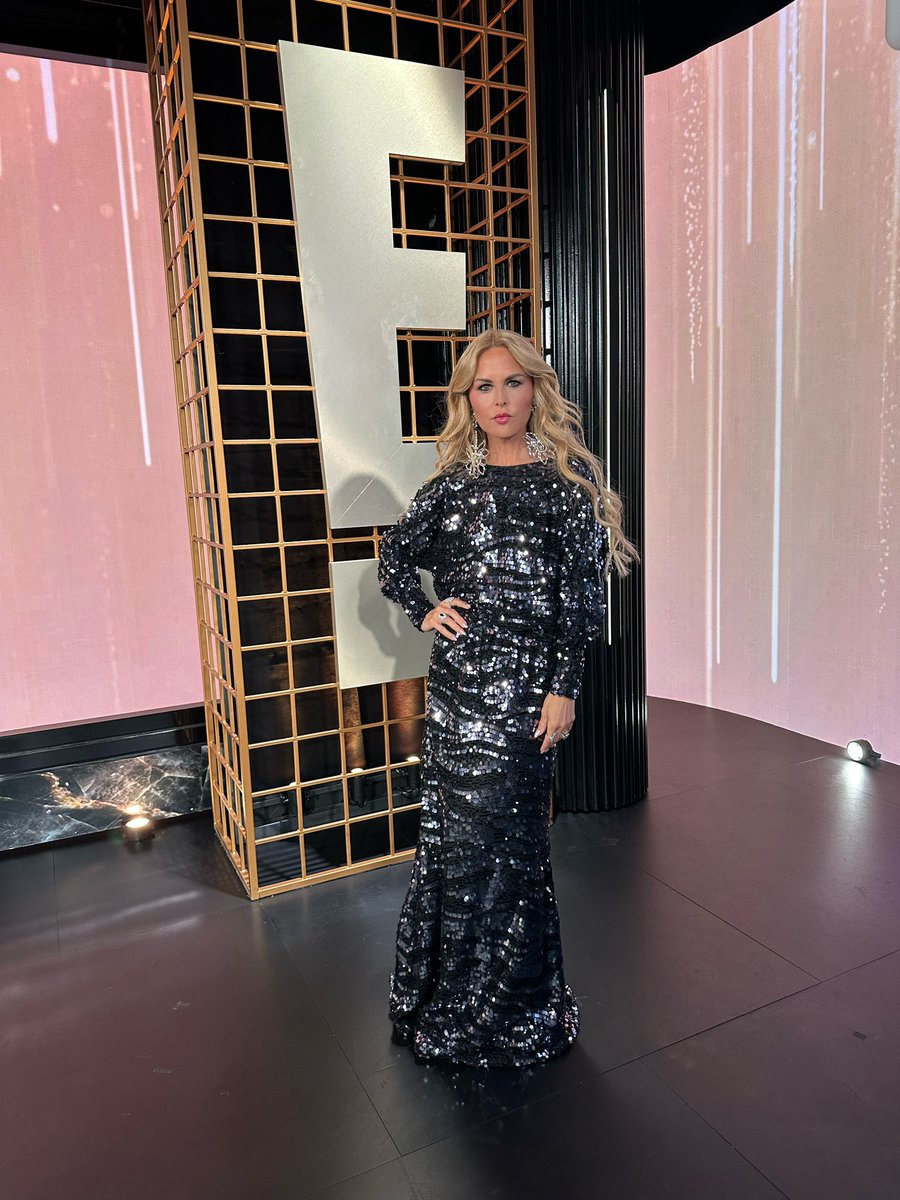 RachelZoe's tweet image. Tune in TONIGHT to @enews at 11pm ET/PT for The Met Gala Special! Don’t miss the glamour and fun! ✨