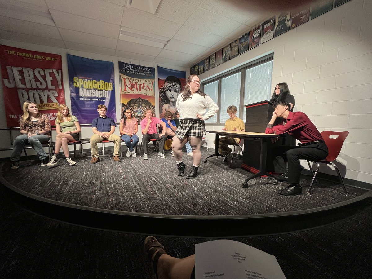 Tonight's Drama II Student Showcase was great fun! Our talented students showed off their acting AND directing skills. Bravo!