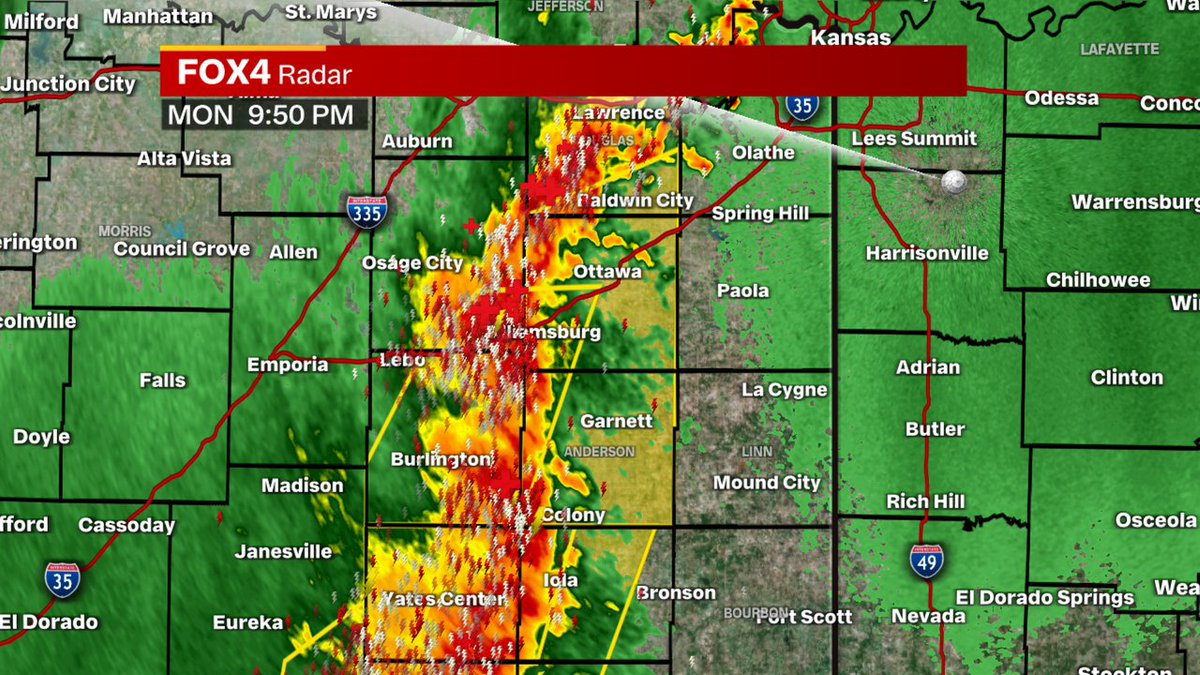 New Severe T-Storm Warning for Franklin, Douglas, Anderson counties until 5/06 10:45PM. Head indoors to avoid this storm & stay weather aware with FOX 4 Kansas City! #fox4kc