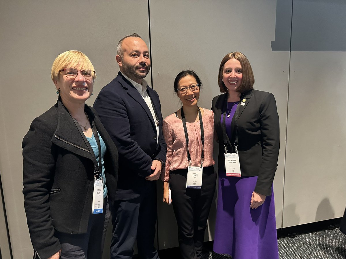 Honored to have both @LiangRhea & @OrthopodReg in house for the #HamiltonRussell lecture #RACS24 Love meeting such bright #meded & #diversity minds 🤩🤩🤩