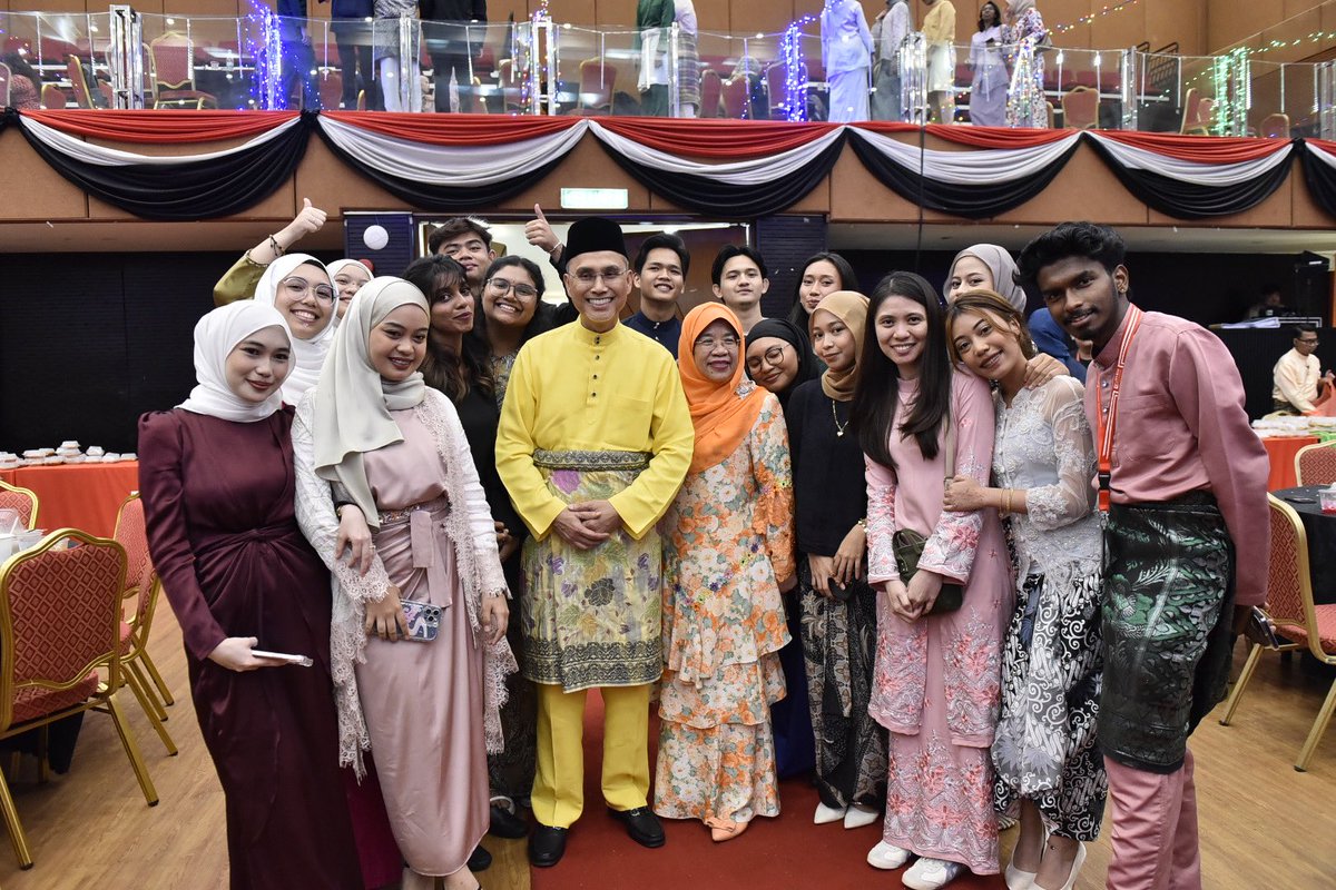 Wonderfully entertaining! Good food & awesome performances during @MSUMalaysia Clubs & Association Hari Raya Celebration 2024. Over 1,000 #MSUrians nationwide, as well as international students from over 65 nationalities enjoyed the get-together. @MSUCollege @MSUscd #MSUsdg