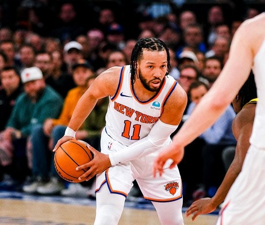 New York venció a Indiana por 121-117 en el inicio de la serie. Jalen Brunson convirtió 43 puntos y dio seis asistencias. Es el primer jugador de la historia con +40 y +cinco en esos rubros en cuatro playoffs seguidos. Impresionante.