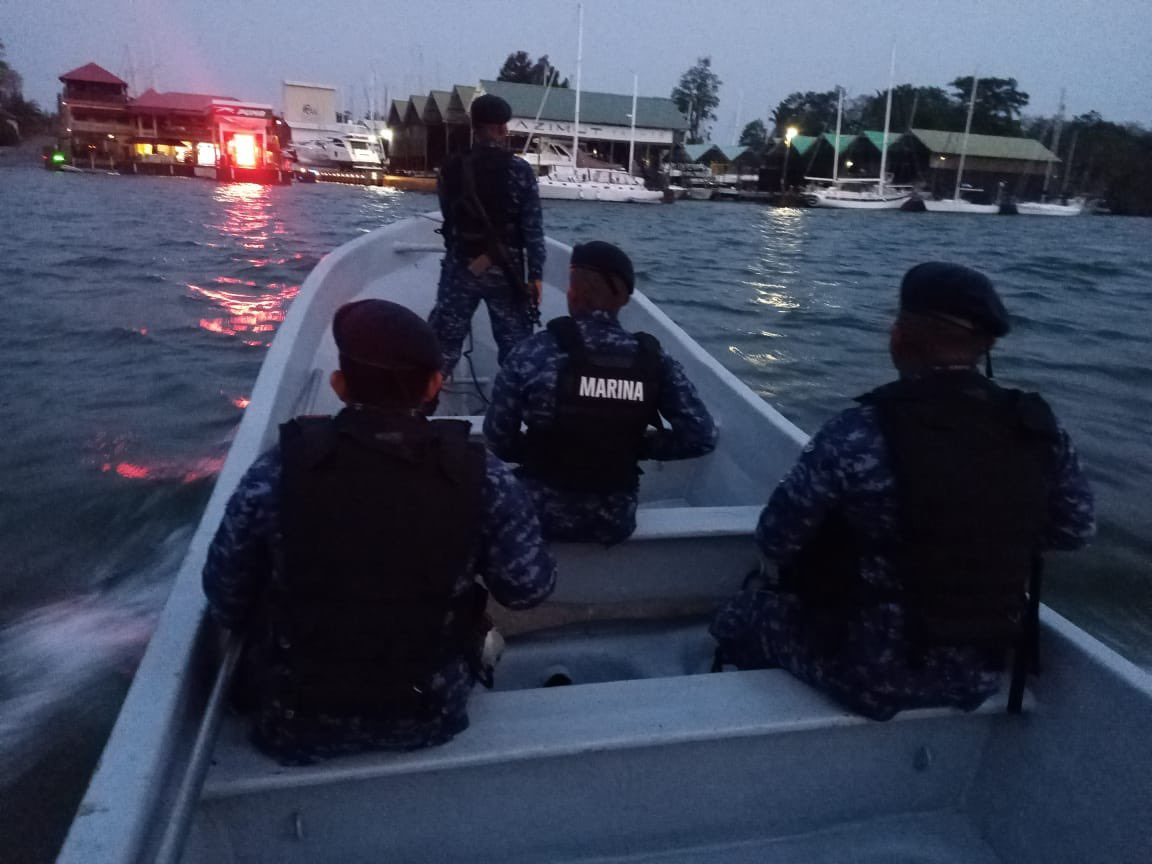 ¡Garantizando la soberanía en nuestros espacios acuáticos! 🇬🇹🫡 Brigada de Infantería de Marina del #EjércitoGT, realiza patrullaje y control fluvial en Río Dulce, #Izabal, con el objeto de garantizar tranquilidad y seguridad a los guatemaltecos.