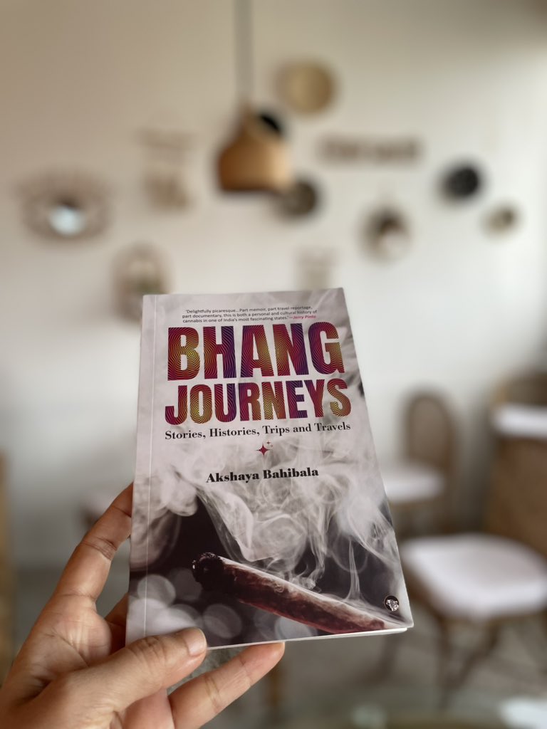 Monday evening scenes with Akshaya Bahibala and his new book #BhangJourneys @EkaivaBakehouse Bhubaneswar ✨ Thank you for coming everyone. Copies available for sale here, don’t forget to get yours along with their yum croissants and shakes 🥐📖