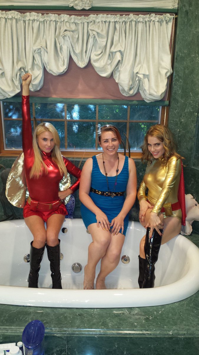 Why are we hanging out in a bathtub in between scenes on the Bikini Avenger? 🤔 I don't know.. Probably just trying to be near the make up artist. 😁 buff.ly/42R6Fli #BehindTheScenes #actress #bts