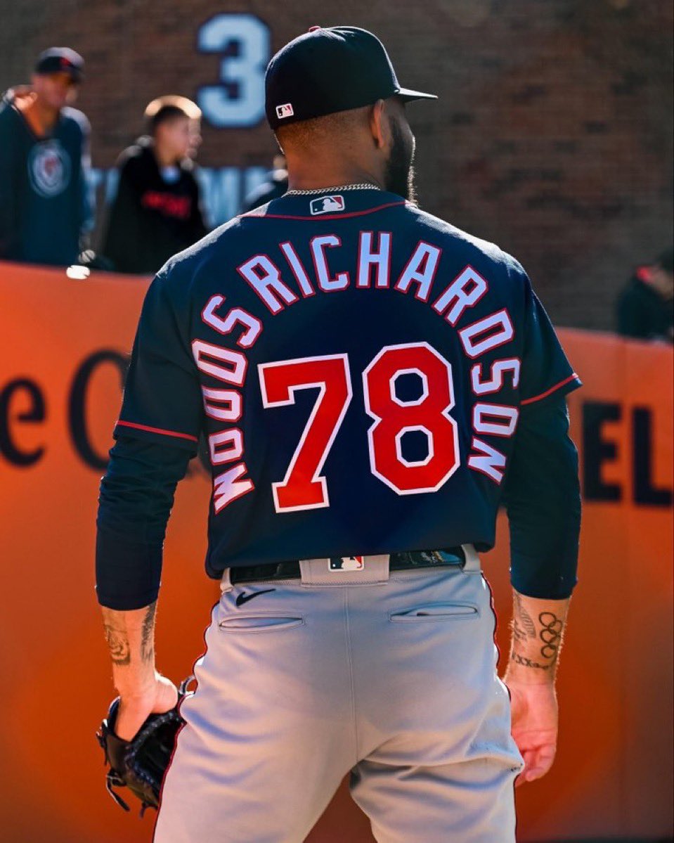 MLB史上 背中の文字数が最も多い男｣ の背中好き ・Simeon・Woods