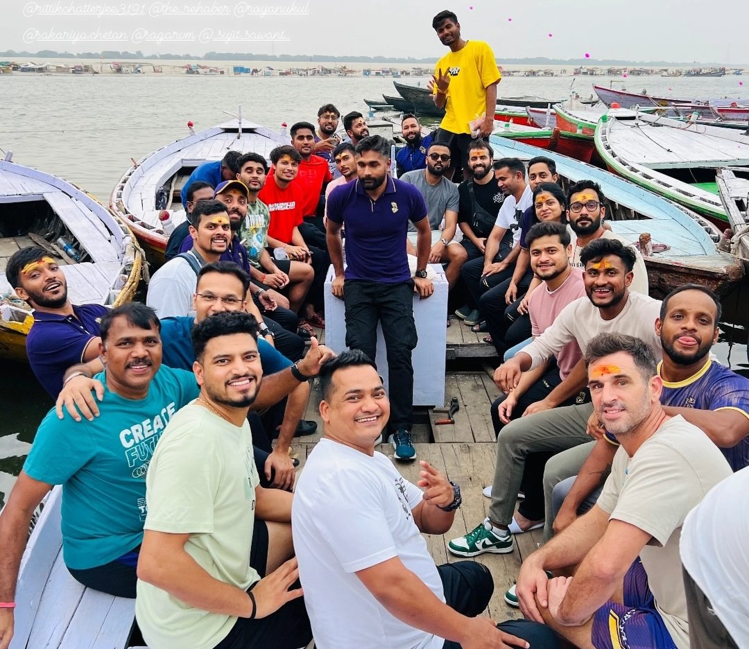 Kolkata Knight Riders team visited Kasi Vishwanath Temple in Varanasi. ❤️