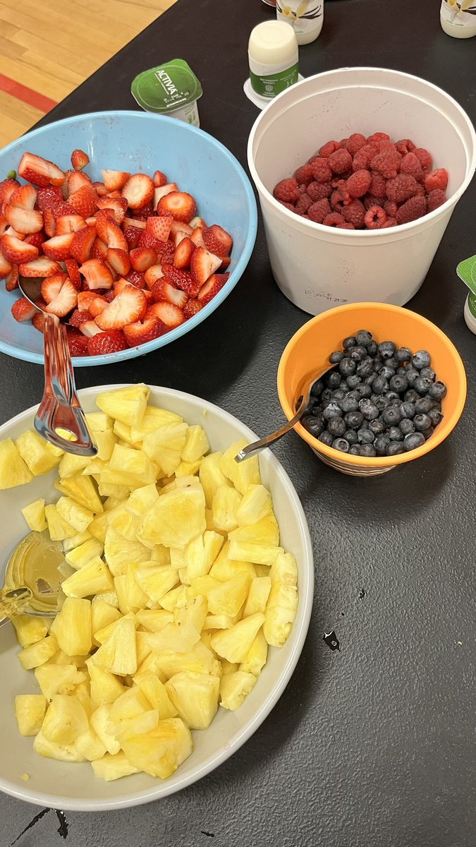 Prepped and served a fruit & yogurt bar today. This precious time lets me connect to my students and check in after the weekend. #feedingfutures @SD27_CC