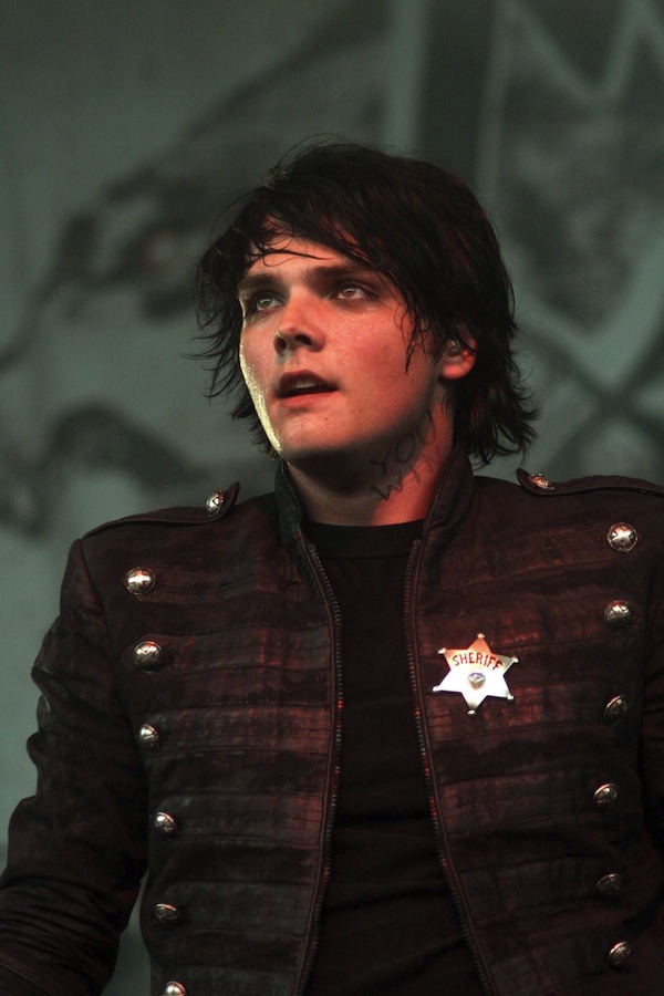 hourly gerard way (@everyhourgerard) on Twitter photo 