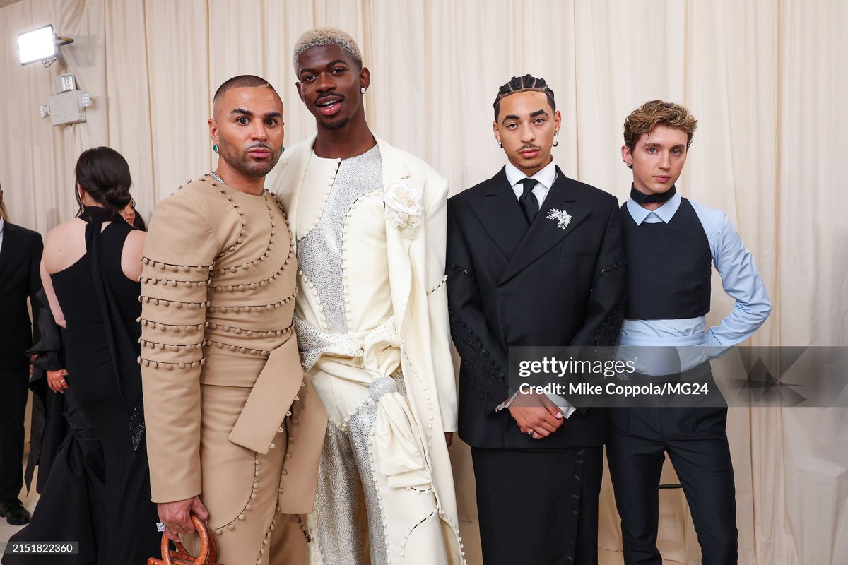 📸| Troye with Raul Lopez and Lil Nas X at the #MetGala! © Mike Coppola/Getty Images