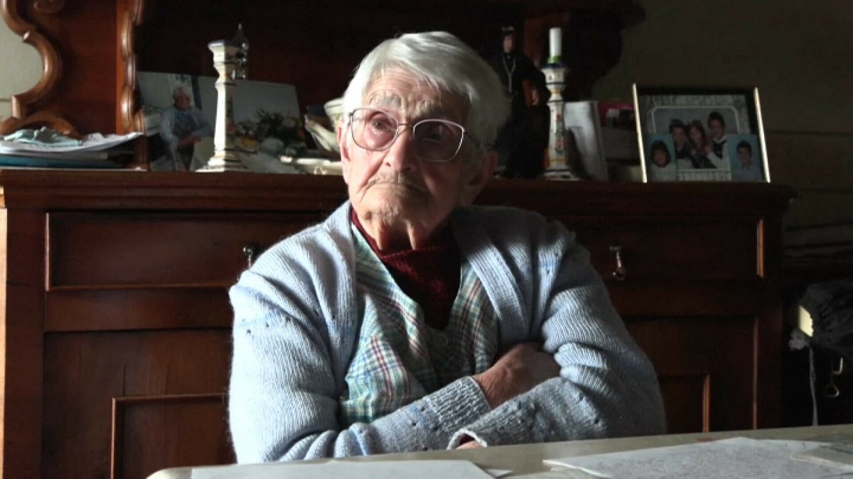 'Maman a souffert': elle dénonce le viol de sa mère par des soldats américains lors du Débarquement en 1944
l.bfmtv.com/DI1B