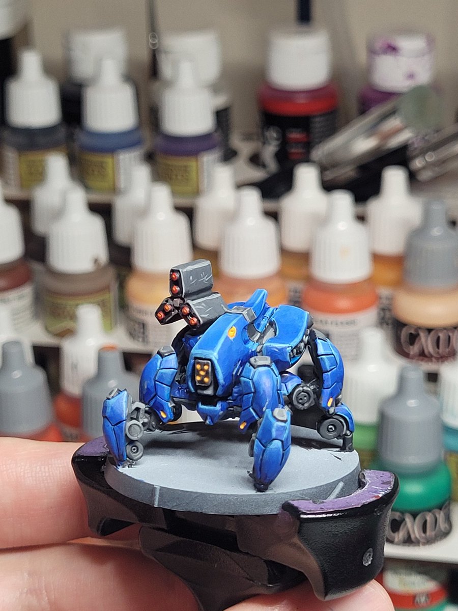Decided I hated what I did last night, so I painted over it all and glazed in some colours as well. Much happier now

#hobbystreak 370
#infinitythegame