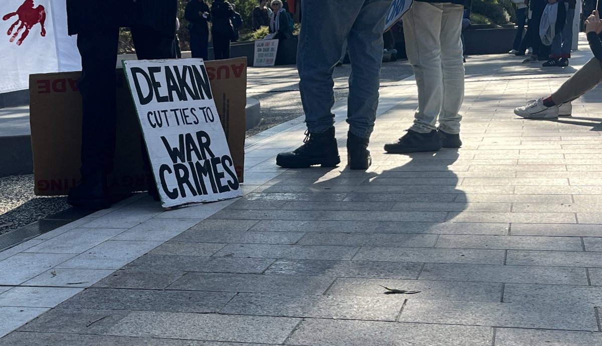 Proud of our students rallying on campus today to call for @deakin’s divestment from the weapons companies arming genocide in Gaza. @DeakinNTEU