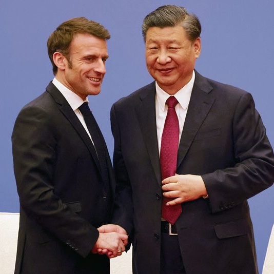 🇨🇳 PRESIDENT XI JINPING APPROVAL RATING: 88%
🇫🇷 DICTATOR MACRON APPROVAL RATING: 24%
