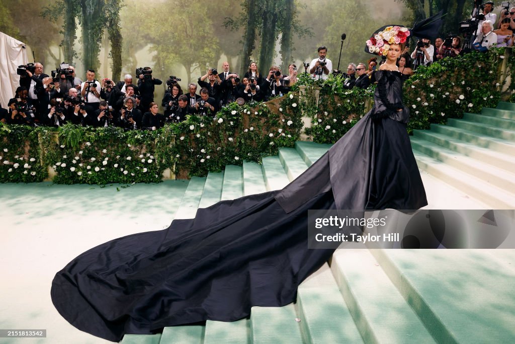 Zendaya attends the 2024 Met Gala celebrating 'Sleeping Beauties: Reawakening Fashion' at The Metropolitan Museum of Art in New York City. See more 📸 #MetGala 👉 tinyurl.com/3eeddv8d #Zendaya