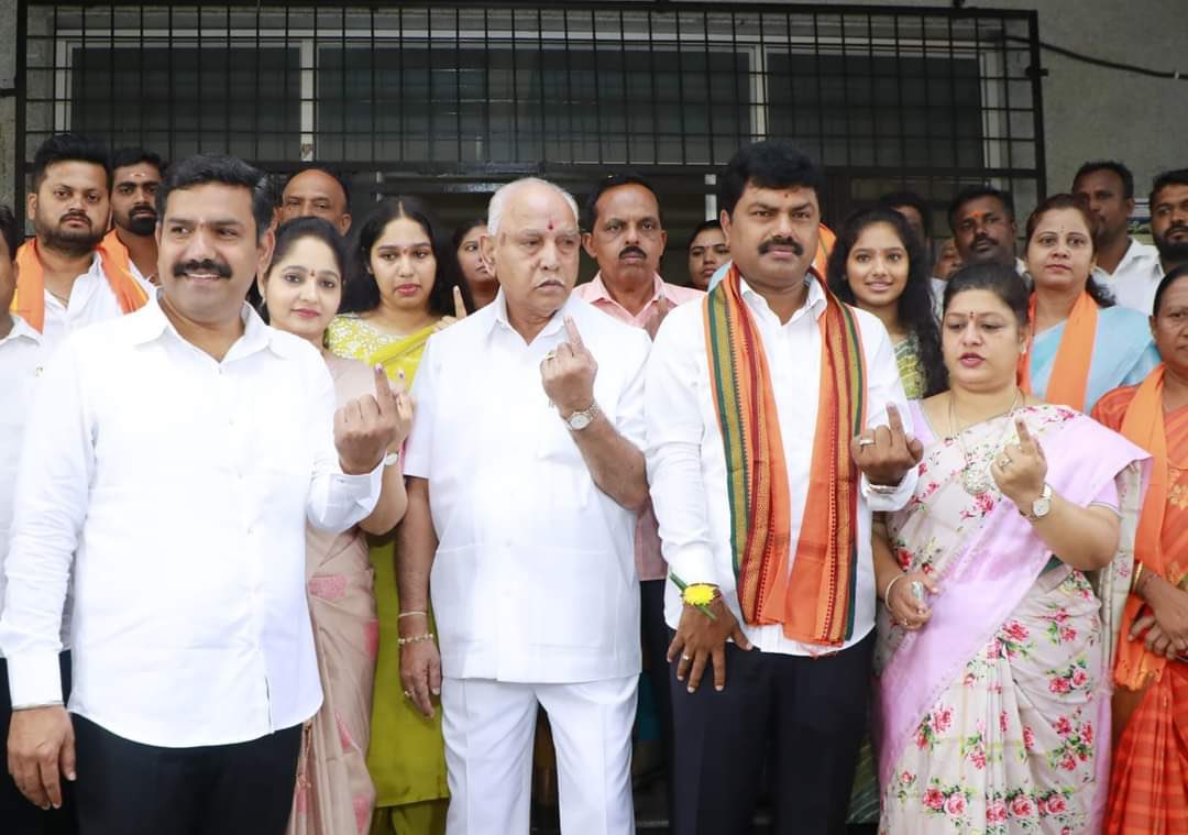 #LSPollsWithTNIE #KarnatakaElections Former CM and senior #BJP leader @BSYBJP casted his #vote in #Shivamogga