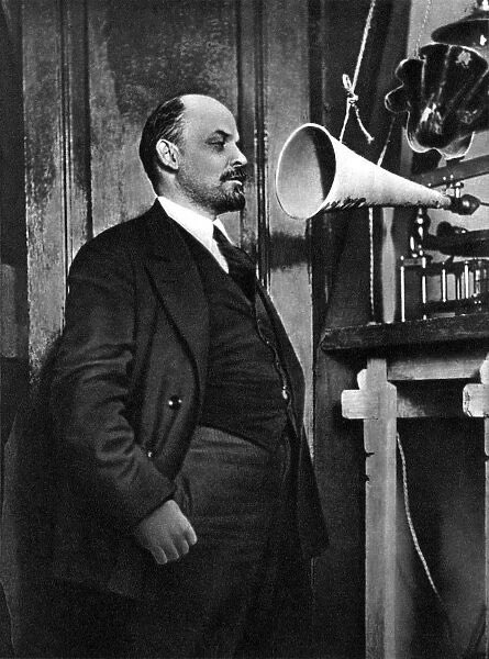 Buenos días Hoy se conmemora el día de la Radio, (Rusia): fecha en que se conmemora la creación de la radio en Rusia en 1895 por Aleksandr Stepánovich Popov. #FelizMartes