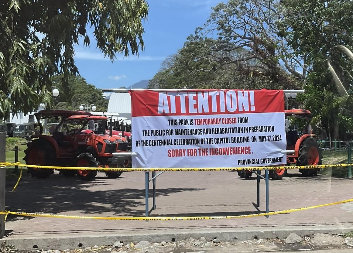 All eyes on Dumaguete today:
- permit issued for prayer rally at the pantawan
- upon learning that FPRRD was set to join, permit revoked
- rally moved to freedom park in front of provincial capitol
- freedom park was suddenly closed for renovation & filled w/ heavy equipment
👀🍿