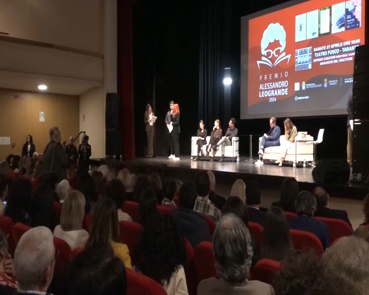 Tra poco torna #BuongiornoRegione. Tantissimi argomenti anche oggi. Tra le altre cose, ci collegheremo con il liceo De Sanctis-Galilei di Manduria i cui studenti hanno vinto il Premio Leogrande con un progetto dedicato alla violenza di genere