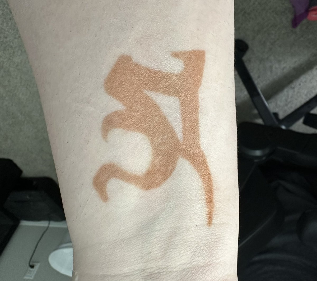 Having this henna on my arm solidifies that I really want a tattoo now ;;. I can’t stop looking at it and I’ll be really sad when it’s gone. I’d love to have something Xayah themed if I’m honest. I also still have the design with Kira. Her death anniversary is soon :(.