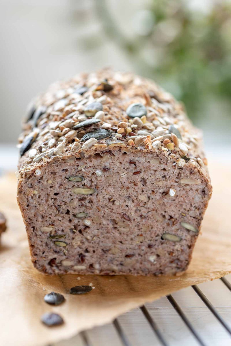 Elitevegan_'s tweet image. 7. Bake the bread in the preheated oven for 90 minutes.

8. Remove the bread from the loaf pan, and allow to cool down completely before slicing, this is imporant to get the best texture. Now, enjoy your homemade, healthy buckwheat bread..!

#Vegan
#veganbread
#veganism