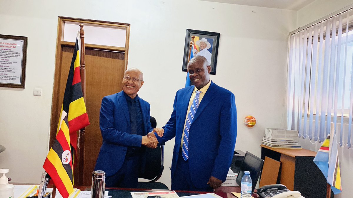 🇺🇬 🇰🇲 Today morning the comorian minister for youth, employment, labour,sports, Arts culture Hon Djaanfar Salim ,who is in Uganda on a private visit paid courtesy visit to Ugandans counter part ministry @Mglsd_UG , Looking forward to a mutual work relationship & opportunities