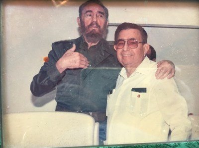 Hace hoy 25 años del fallecimiento de Jesús Montané Oropesa, asaltante al Moncada, expedicionario del Granma, ayudante por muchos años de #Fidel. Su ejemplo como militante del @PartidoPCC, del cual fue Secretario de Organización, nos compromete a todos. #CubaViveEnSuHistoria