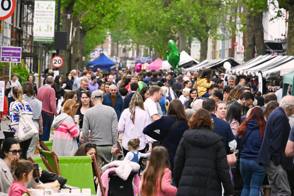 Wandsworth Bridge Road Spring Fayre returns on Sunday! Running from 11am-5pm, expect live music, funfair games, food stalls and a dedicated children’s activity zone to bring the carnival vibe. 👉Wandsworth Bridge Rd, SW6 👉Sun 12 May, 11am-5pm More: lbhf.gov.uk/news/2024/04/w…
