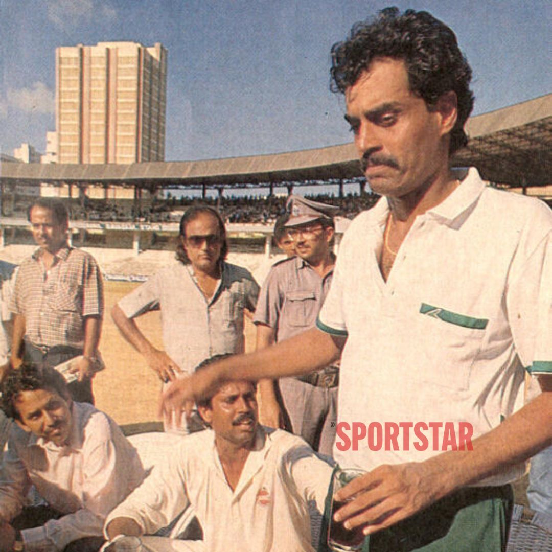 On This Day, 3⃣3⃣ years ago, Kapil Dev's Haryana beat Bombay in the greatest #RanjiTrophy final ever!

From 305-9, Dilip Vengsarkar (139*) and Abey Kuruvilla (5) took Bombay to within 3 runs of a famous win when a misunderstanding resulted in the latter being run out

While the…