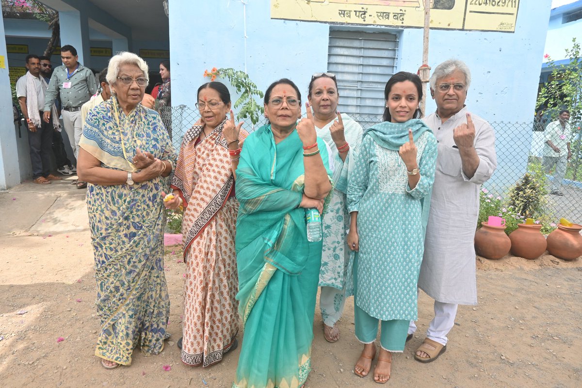 हमारा वोट बेहतर भविष्य के लिए। हमारा वोट प्रगति, समावेशी विकास, और जन केंद्रित शासन के लिए। आप सभी से अनुरोध कि आप मतदान ज़रूर करें।