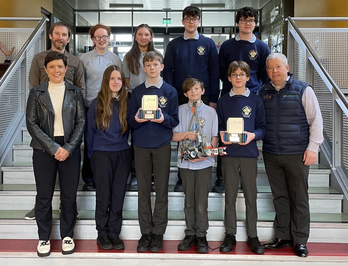 2/2 Ray was visiting ⁦@BanagherCollege to present prizes on behalf of both ⁩@LaoisCouncil⁩ and ⁦⁦@offalycoco⁩ who generously sponsored the ⁦@laoisoffalyetb⁩ STEAM Programme, which included €1000 of equipment for each of the winning schools #loetbSTEAM
