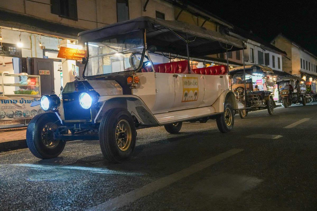 alamy.com/nighttime-stre…
Nighttime street life with French colonial buildings in the historic old town of Luang Prabang, Laos Asia
Alamy Stock Photo 
Self Promotion 
#luangprabang #laos  #travel #travelphotography #streetphotography #traveltheworld #photography #photooftheday