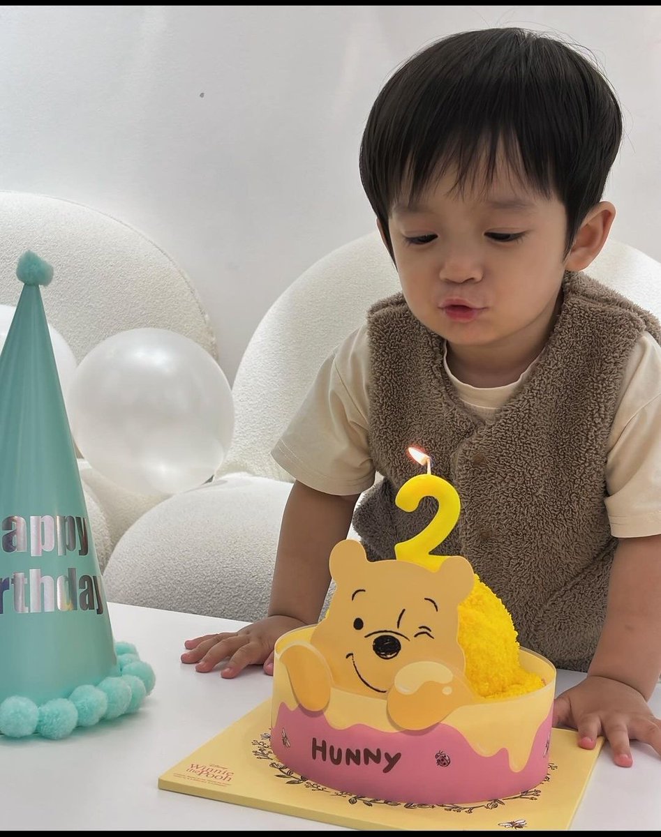 happy 2nd birthday baby geun-u 🥰