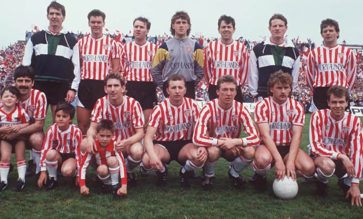 🏆 ⚽️ #Otd 35 years ago 7 May 1989 @derrycityfc won the FAI Cup,  winning the treble and making history.

#candystripes #RAWA #DCFC ❤️ 🤍